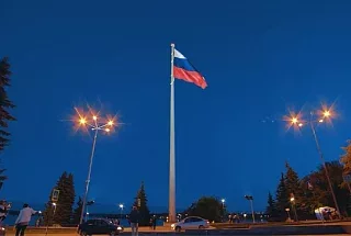Флагштоки для особых погодных условий: решения для регионов с высокими ветровыми нагрузками
